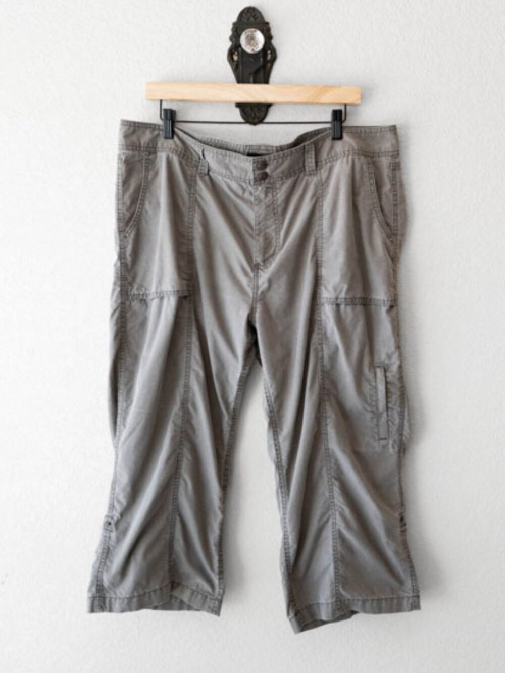 Eddie Bauer Gray Convertible Hiking Pants Womens 18 Outdoor Cargo Capri Travel